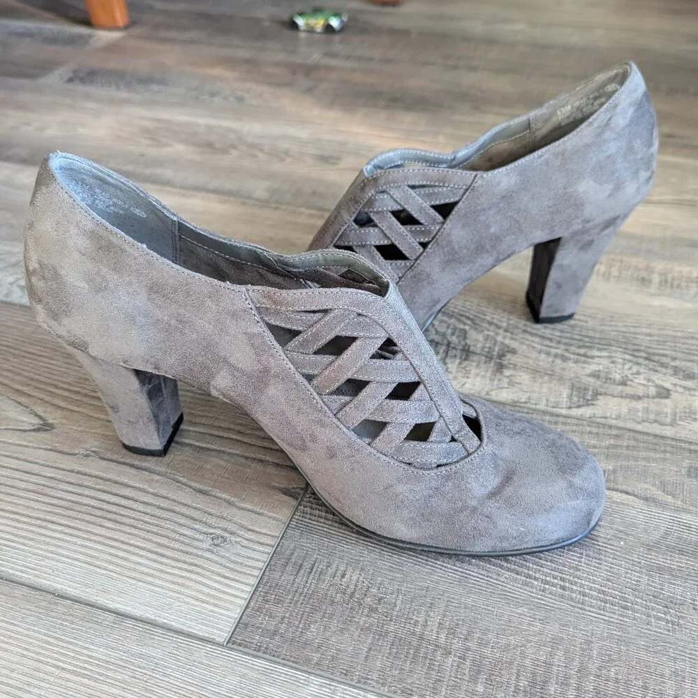 Aerosoles Women's Head Role Gray Faux Suede Pump Heel Booties Shoes Office 11